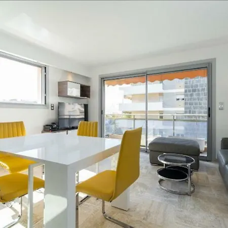 Modern Croisette & Palm Apartment
